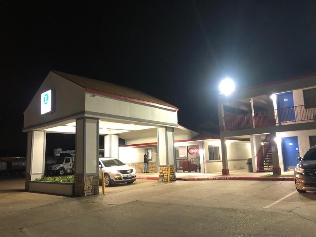 Executive Inn & Suites Beaumont Ngoại thất bức ảnh