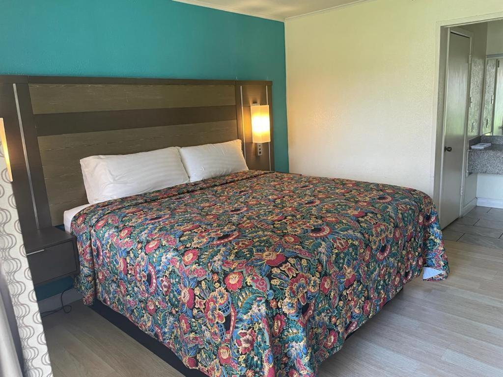 Executive Inn & Suites Beaumont Ngoại thất bức ảnh